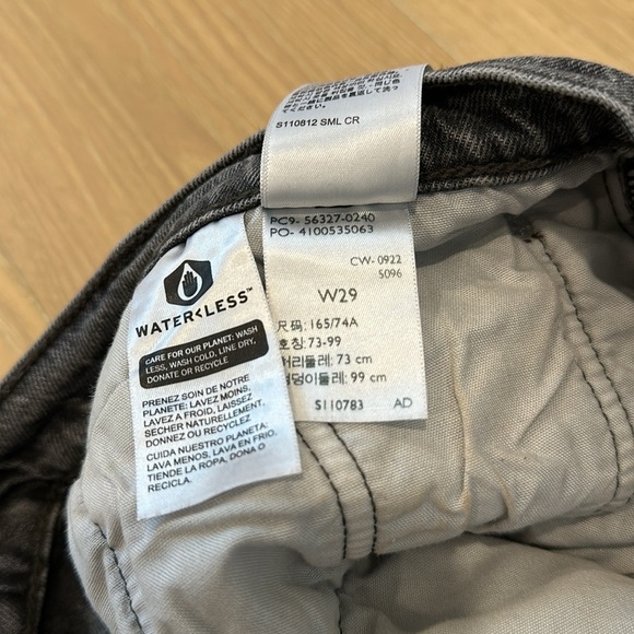 Levi’s 501 Original Black Shorts Women’s Cutoff High Rise Denim Jeans Size 29 - Picture 12 of 12